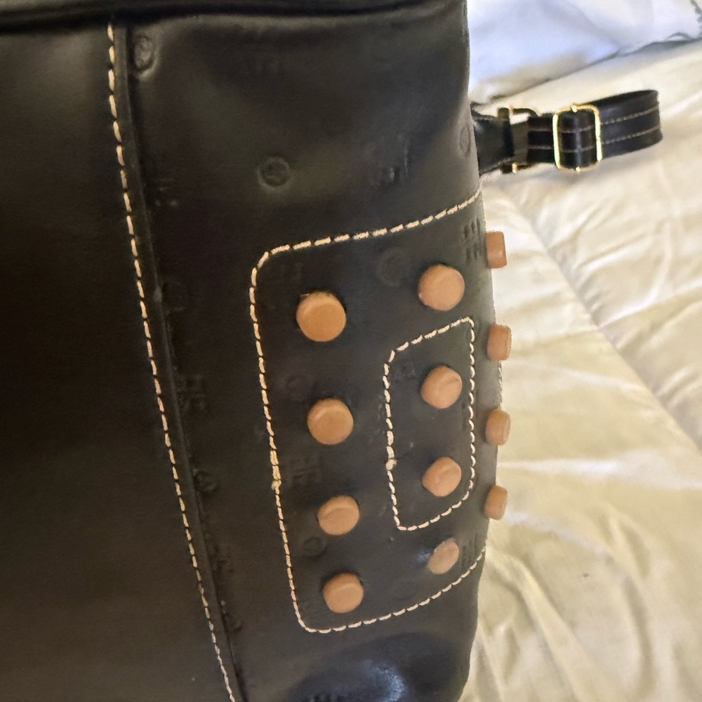 Arcadia Classic Black Leather Shoulder Bag - Picture 6 of 13
